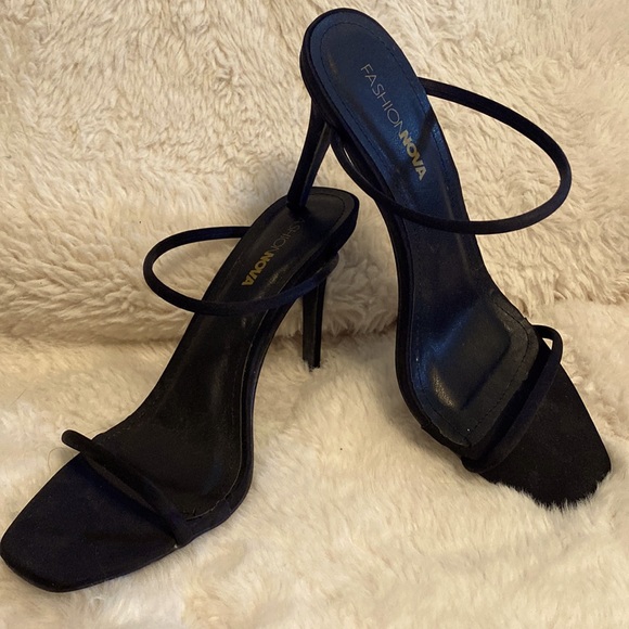 •Fashion Nova black heels size 10 - Picture 1 of 4